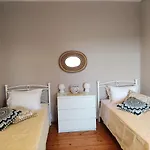 Olive Hill House Vragkaniotika
